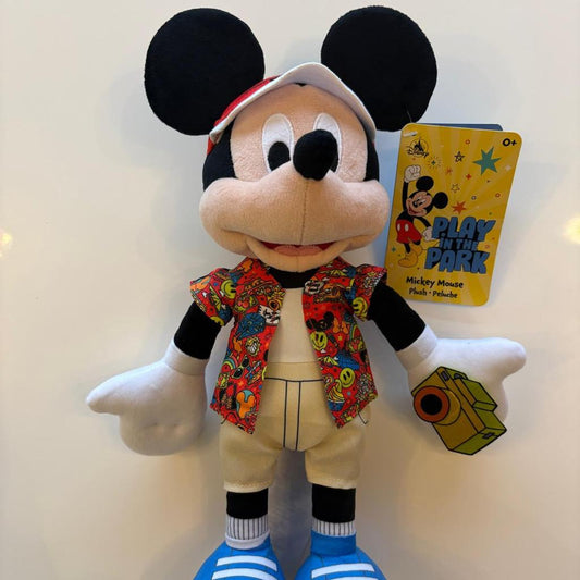 Mickey Mouse Disney World Plush – Play in the Parks Collection (13-Inch Tourist Mickey)